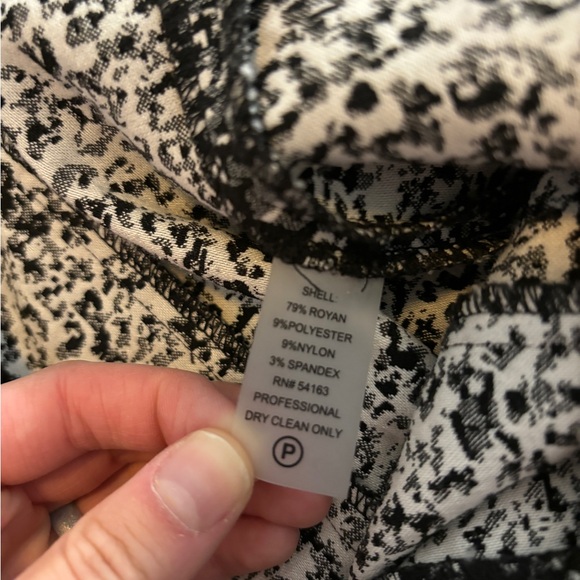 EUC Calvin Klein Abstract Animal / Floral Print Sheath Dress size 2 - Picture 8 of 8